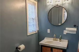 426 Dorchester Rd, Akron, OH 44320 - Photo 7