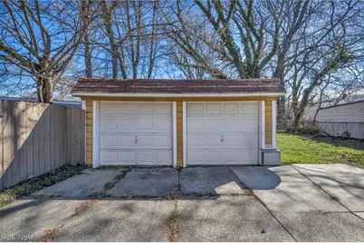 275 E 200th Street, Euclid, OH 44119 - Photo 29