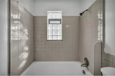 275 E 200th Street, Euclid, OH 44119 - Photo 25