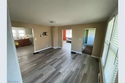 917 Herbig Avenue, Coshocton, OH 43812 - Photo 9