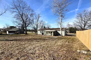 5437 Bartlett Rd, Huber Heights, OH 44146 - Photo 9