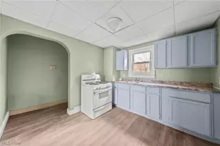 884 Lovers Ln, Akron, OH 44306 - Photo 23