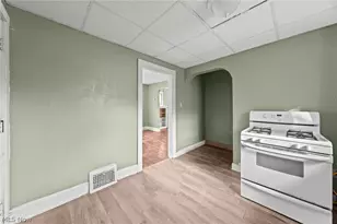 884 Lovers Ln, Akron, OH 44306 - Photo 25