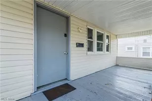 884 Lovers Ln, Akron, OH 44306 - Photo 9