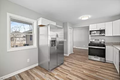 975 N Ridge Road E, Lorain, OH 44055 - Photo 3