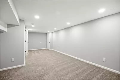 975 N Ridge Road E, Lorain, OH 44055 - Photo 25