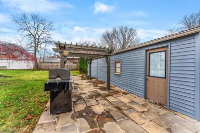 1123 W 6th Street, Lorain, OH 44052 - Photo 9