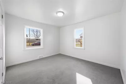 227 E Wilson Street, Struthers, OH 44471 - Photo 13