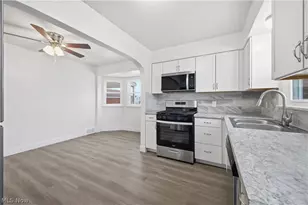 227 E Wilson St, Struthers, OH 44471 - Photo 11