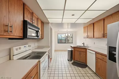 160 Fox Hollow Drive #406, Mayfield Heights, OH 44124 - Photo 9