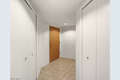 160 Fox Hollow Drive #406, Mayfield Heights, OH 44124 - Photo 3