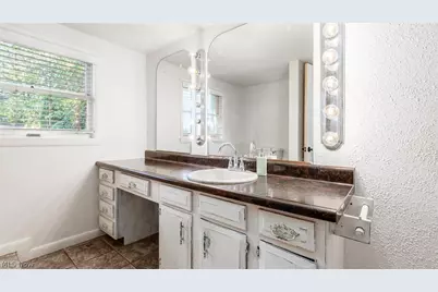 270 E Highland Drive, Zanesville, OH 43701 - Photo 23