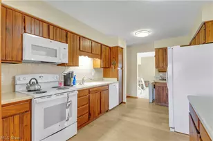 563 N Carpenter Rd, Brunswick, OH 44212 - Photo 13