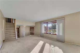 563 N Carpenter Rd, Brunswick, OH 44212 - Photo 5