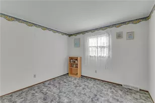 563 N Carpenter Rd, Brunswick, OH 44212 - Photo 25