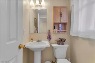 563 N Carpenter Rd, Brunswick, OH 44212 - Photo 15