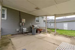408 4th St NE, New Philadelphia, OH 44663 - Photo 17