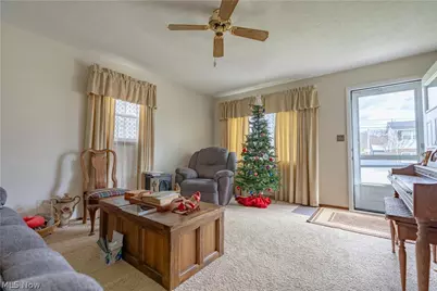 408 4th Street NE, New Philadelphia, OH 44663 - Photo 5