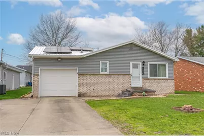 408 4th Street NE, New Philadelphia, OH 44663 - Photo 1