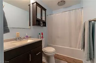 408 4th St NE, New Philadelphia, OH 44663 - Photo 9