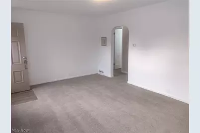 279 E Baird Avenue, Barberton, OH 44203 - Photo 7