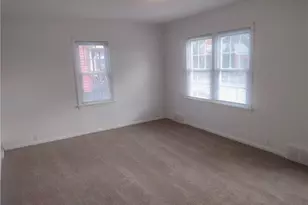 279 E Baird Ave, Barberton, OH 44203 - Photo 9