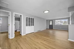 553 Delaware Ave, Elyria, OH 44035 - Photo 13