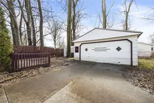 553 Delaware Ave, Elyria, OH 44035 - Photo 25