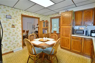 667 Hyatt Ave, Campbell, OH 44405 - Photo 5