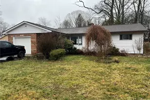 462 Moody St, Akron, OH 44305 - Photo 1