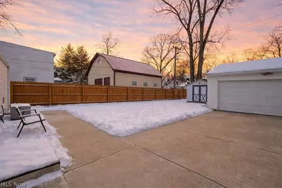 299 Inwood Boulevard, Avon Lake, OH 44012 - Photo 3