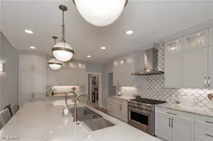 11565 Robin Wood Ln, Chagrin Falls, OH 44023 - Photo 9