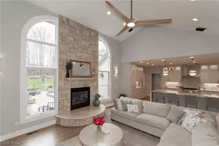 11565 Robin Wood Ln, Chagrin Falls, OH 44023 - Photo 5