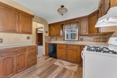 3185 Sunnybrooke Drive, Youngstown, OH 44511 - Photo 13