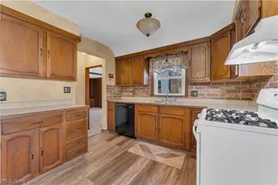 3185 Sunnybrooke Dr, Youngstown, OH 44511 - Photo 13