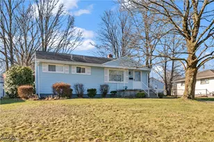 3185 Sunnybrooke Dr, Youngstown, OH 44511 - Photo 3