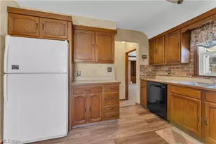 3185 Sunnybrooke Dr, Youngstown, OH 44511 - Photo 15