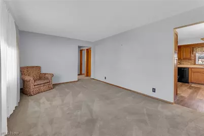 3185 Sunnybrooke Drive, Youngstown, OH 44511 - Photo 9