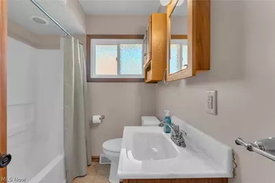 3185 Sunnybrooke Drive, Youngstown, OH 44511 - Photo 19