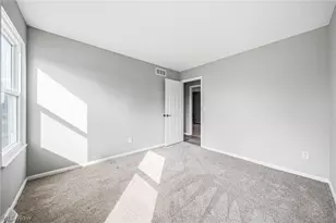 6977 Grace Dr, Olmsted Twp, OH 44138 - Photo 25