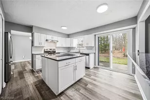 6977 Grace Dr, Olmsted Twp, OH 44138 - Photo 13