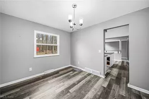 6977 Grace Dr, Olmsted Twp, OH 44138 - Photo 9