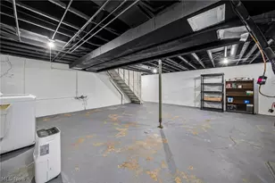 6977 Grace Dr, Olmsted Twp, OH 44138 - Photo 31