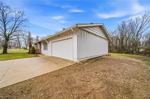 1930 E 52nd St, Ashtabula, OH 44004 - Photo 31