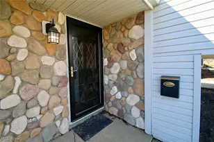 940 Talmadge Ave, Wickliffe, OH 44092 - Photo 3