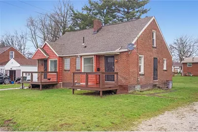 442 Fenton Avenue NE, Canton, OH 44704 - Photo 3