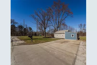 2745 Rockefeller Road, Willoughby Hills, OH 44092 - Photo 29