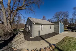 2745 Rockefeller Rd, Willoughby Hills, OH 44092 - Photo 27