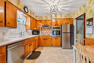 508 Clearbrook Dr, Akron, OH 44313 - Photo 9