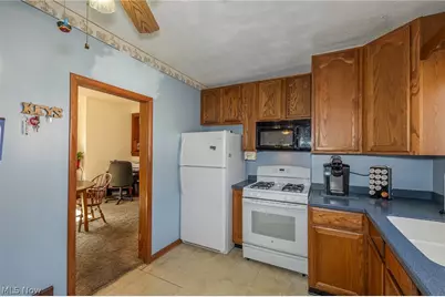 145 Pearl Street, Amherst, OH 44001 - Photo 5